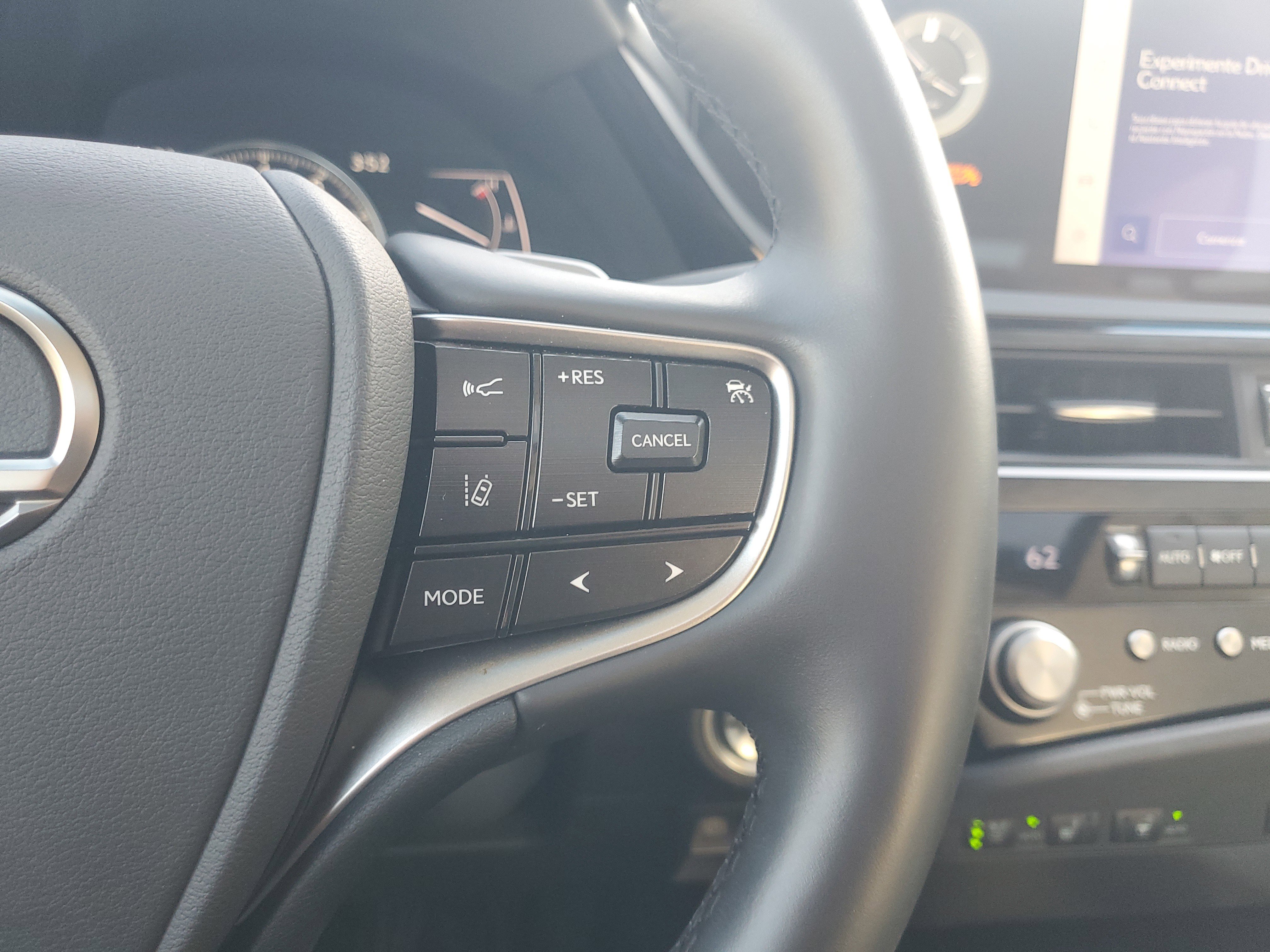 Used 2025 Lexus ES 350 w/ Premium Package image 27