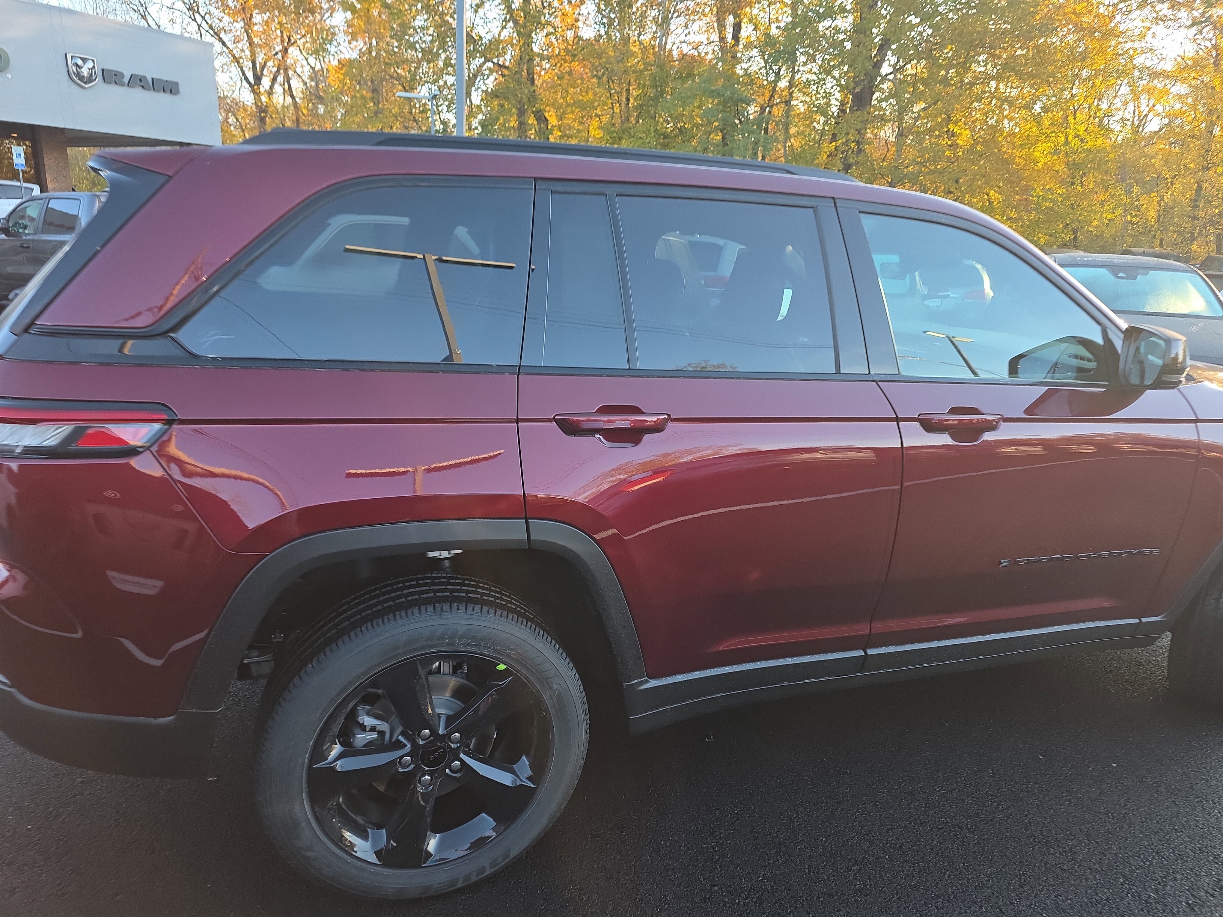 New 2025 Jeep Grand Cherokee Altitude image 22