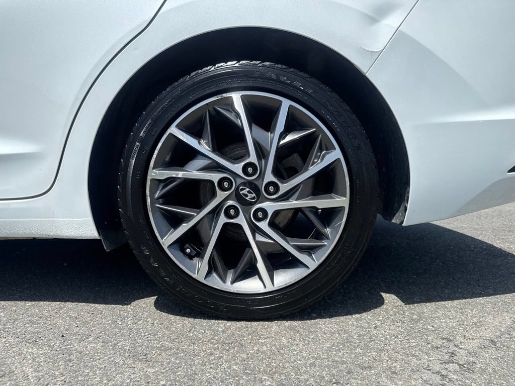 Used 2020 Hyundai Elantra Limited w/ Ultimate Package 03 FWD image 11