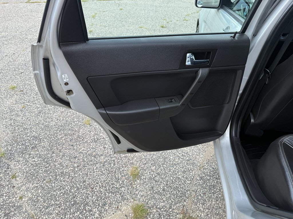 Used 2009 Ford Focus SES FWD image 32