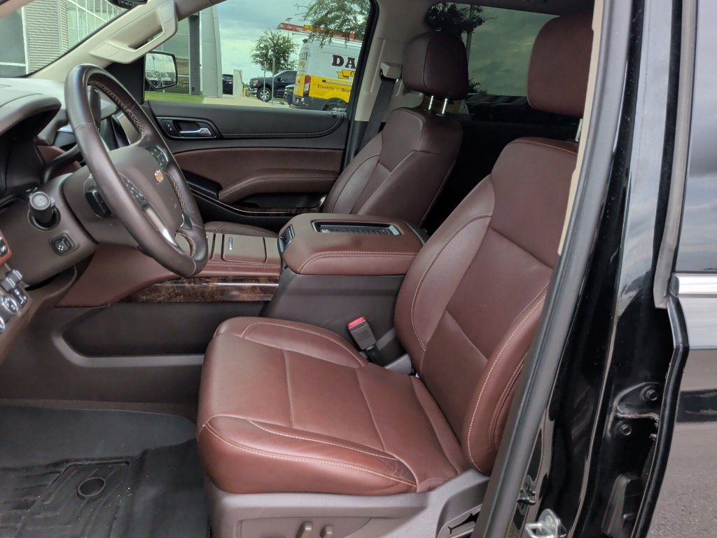 Used 2020 Chevrolet Suburban Premier w/ Max Trailering Package AWD/4WD image 13