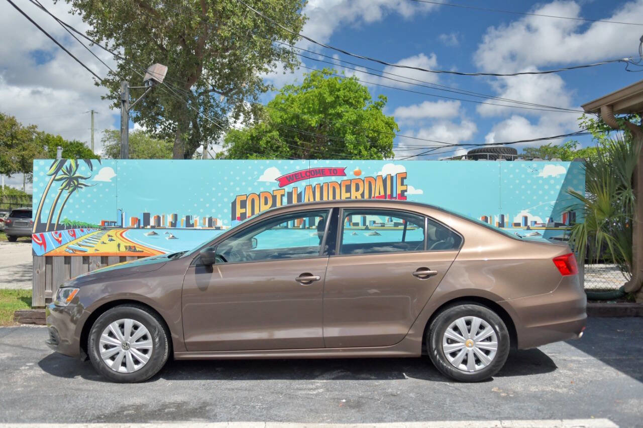 Used 2014 Volkswagen Jetta S image 4