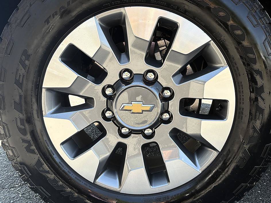 Used 2026 Chevrolet Silverado 2500 LT w/ All Star Edition AWD/4WD image 8