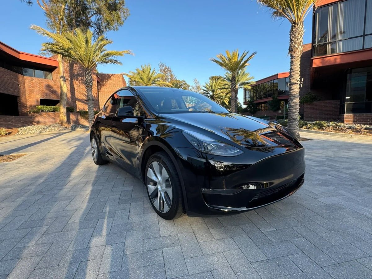 Used 2023 Tesla Model Y Long Range AWD/4WD image 10