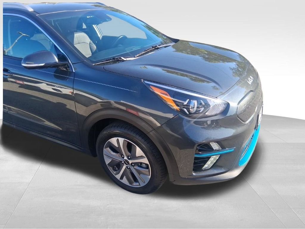 Certified 2022 Kia Niro EX w/ Cold Weather Package image 6