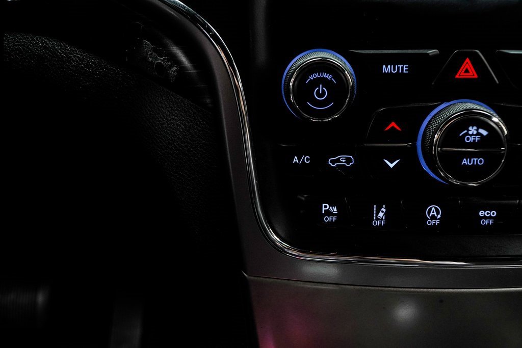 Used 2021 Jeep Grand Cherokee Laredo image 27