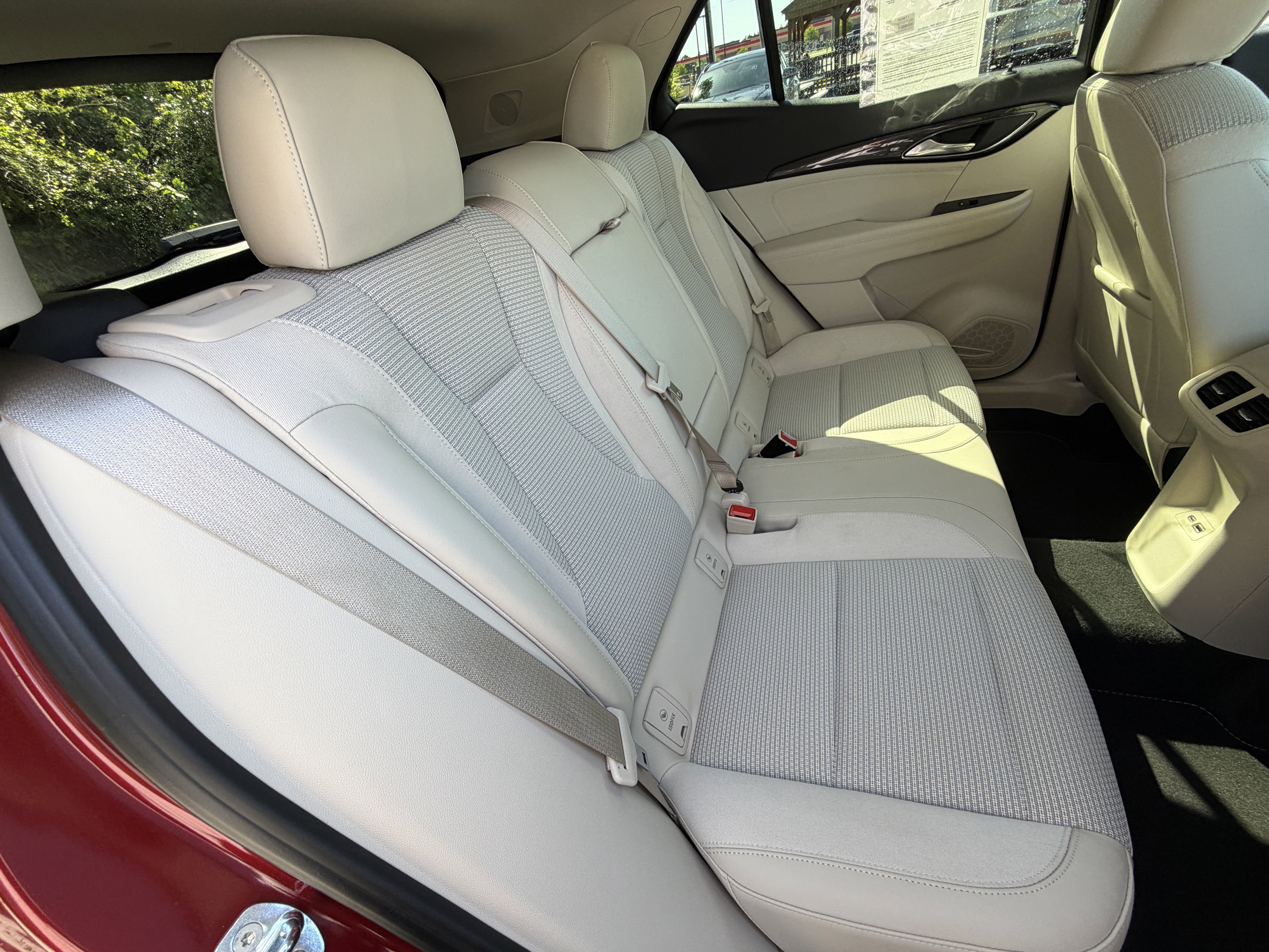 Used 2023 Buick Envision Preferred image 16