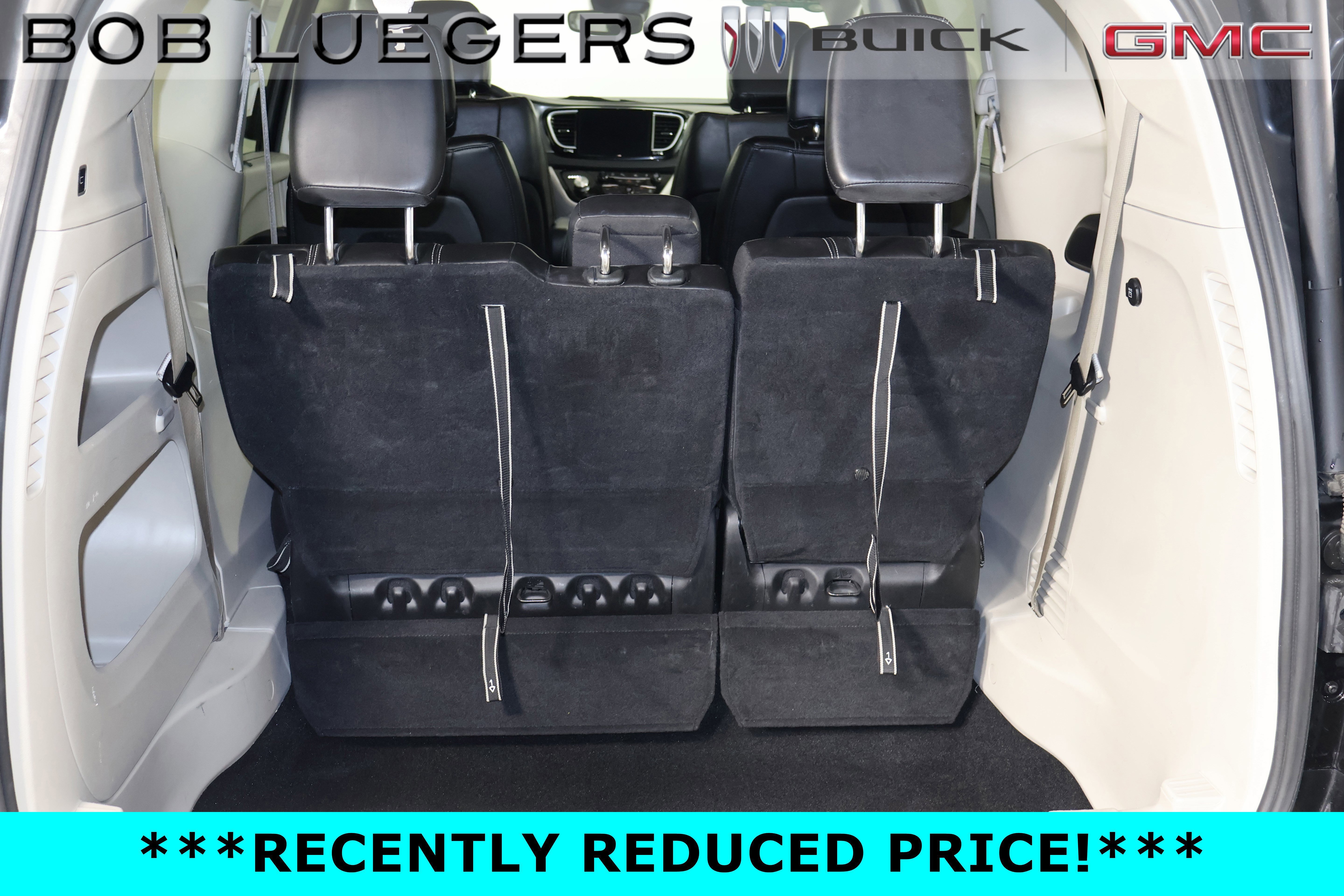 Used 2023 Chrysler Pacifica Touring-L FWD image 18
