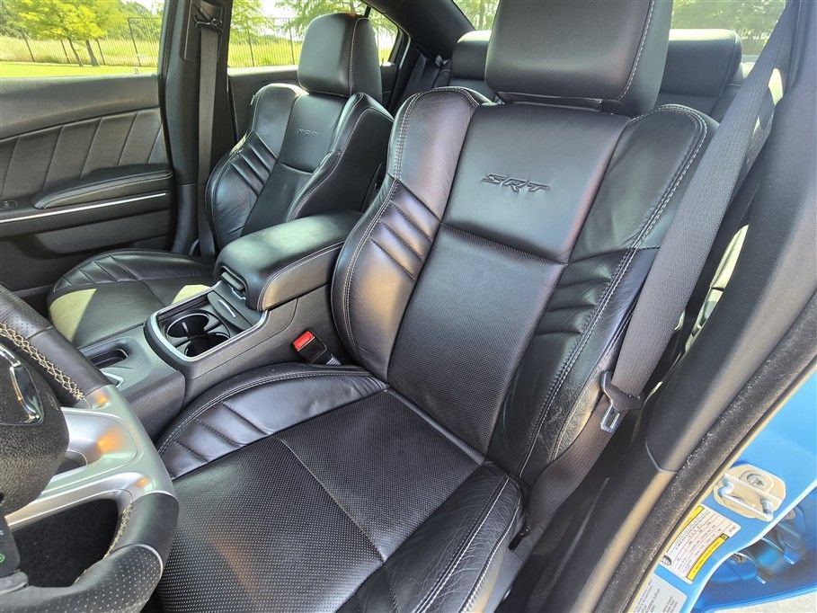 Used 2016 Dodge Charger SRT w/ Technology Group RWD image 7