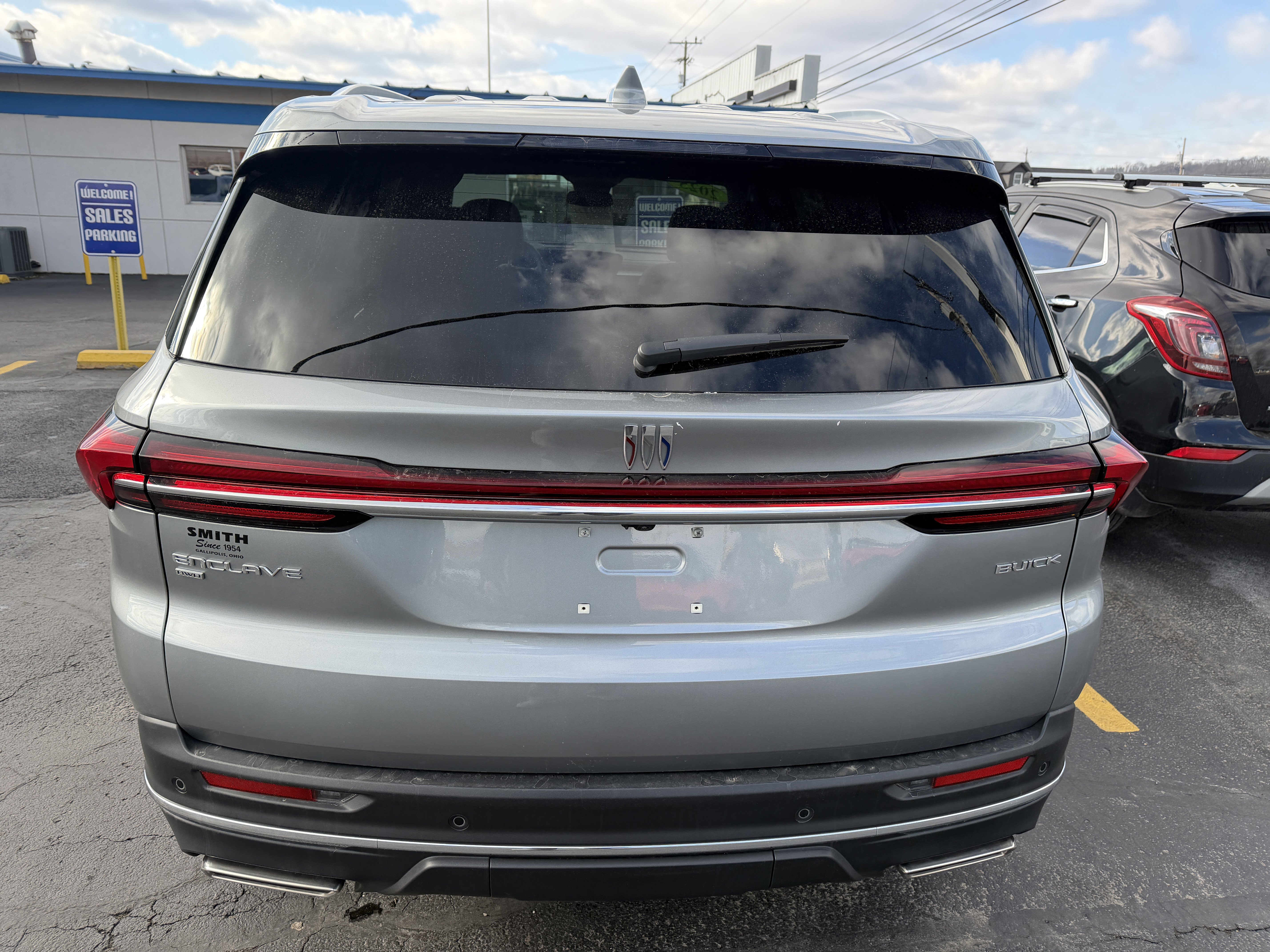 Used 2025 Buick Enclave Preferred AWD/4WD image 7