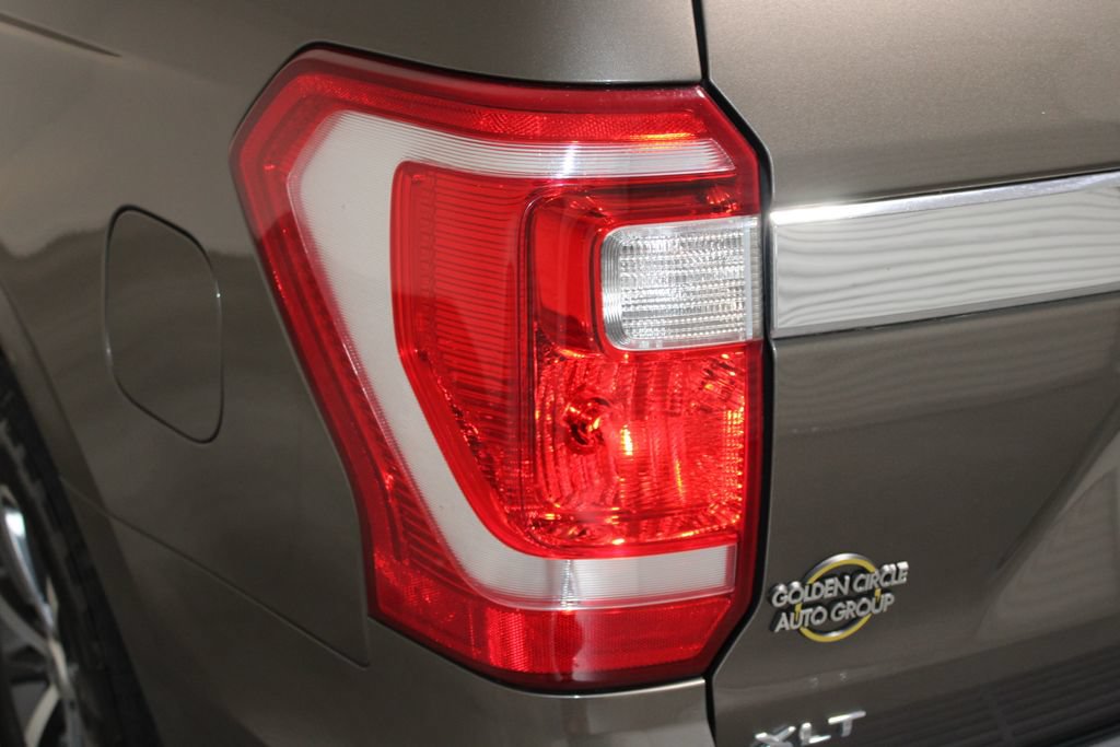 Used 2019 Ford Expedition XLT w/ Equipment Group 201A AWD/4WD image 55