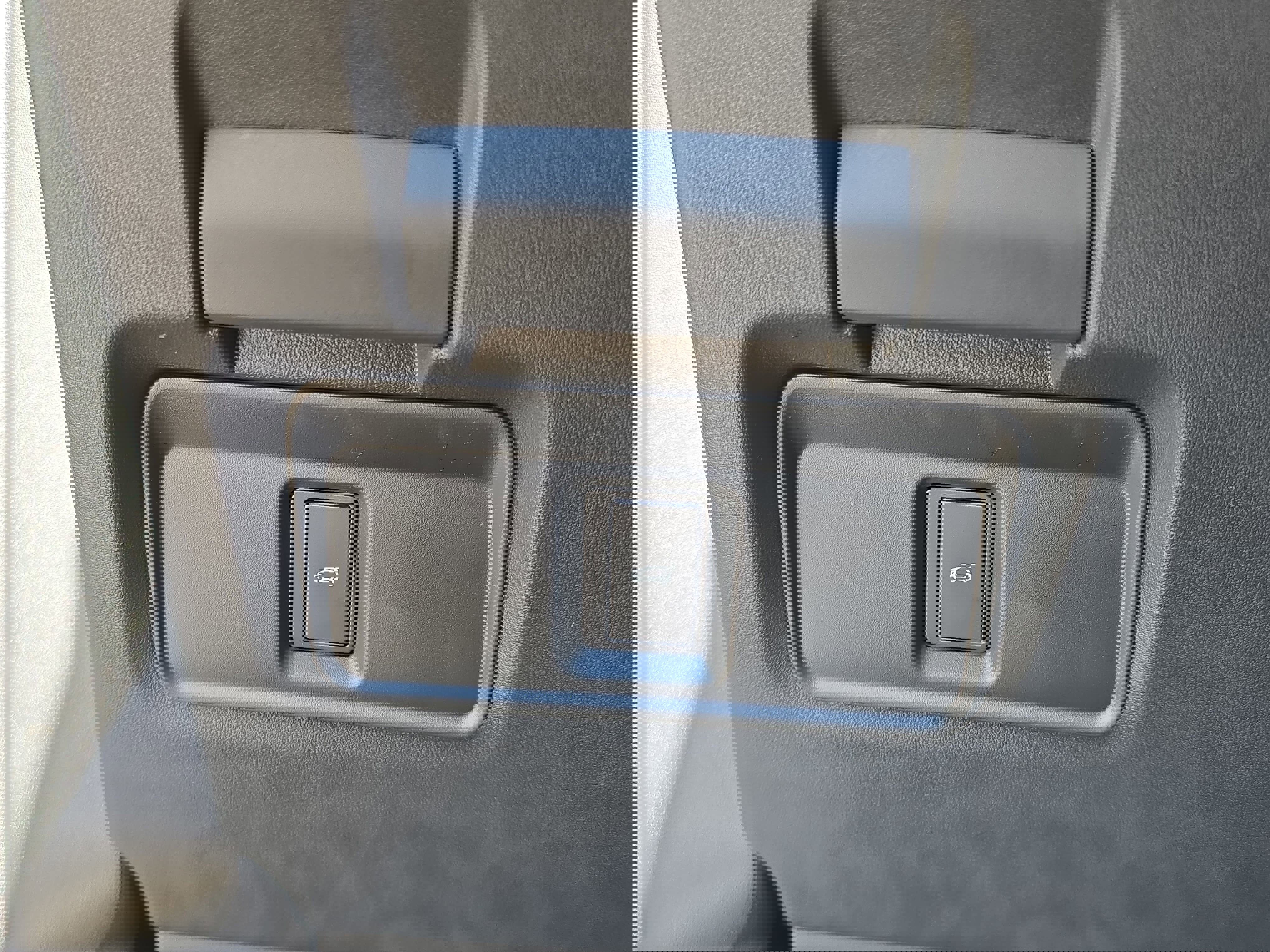 New 2025 Land Rover Discovery Sport S image 26