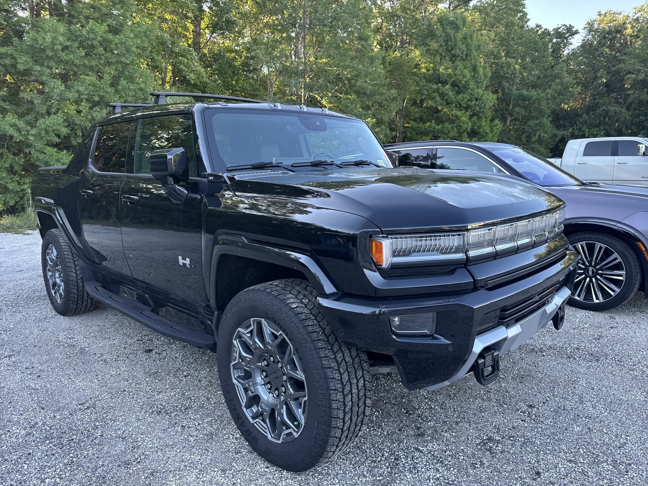 Used 2025 GMC Hummer EV 3X w/ LPO, Roof Cross Rail Package AWD/4WD image 2