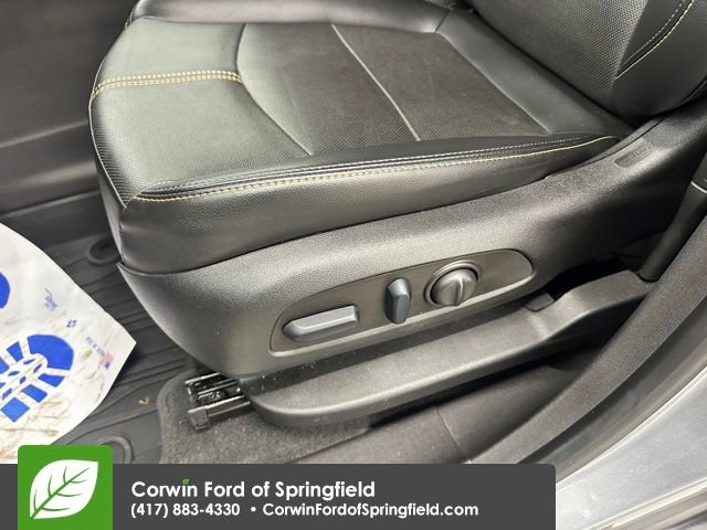 Used 2023 Chevrolet Equinox Premier image 36