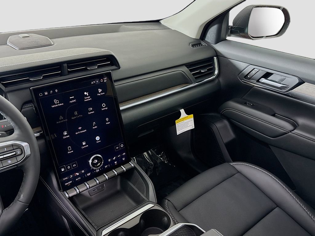 New 2026 GMC Terrain Denali w/ LPO, Black Badging Package image 23