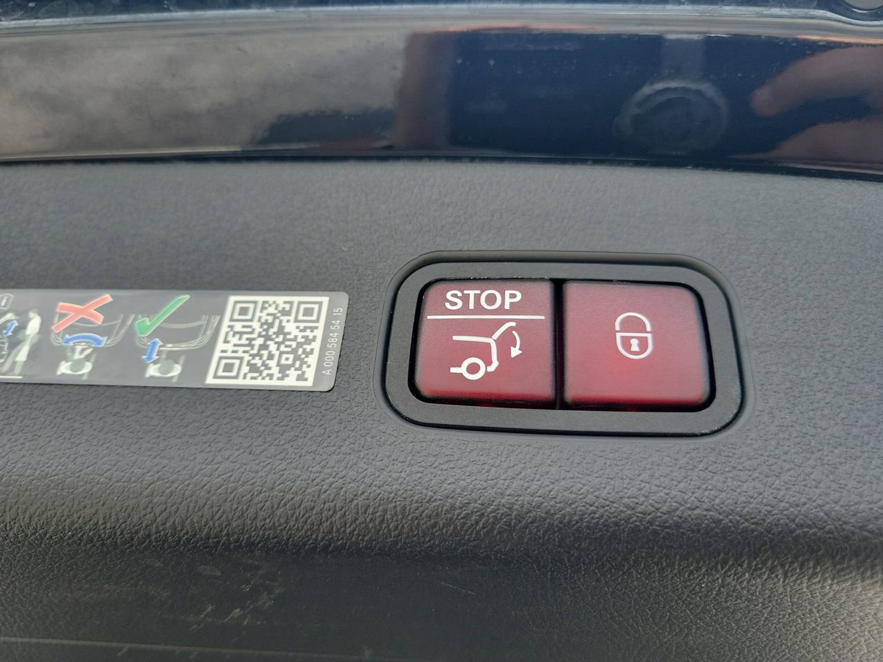 Certified 2024 Mercedes-Benz GLC 300 image 10