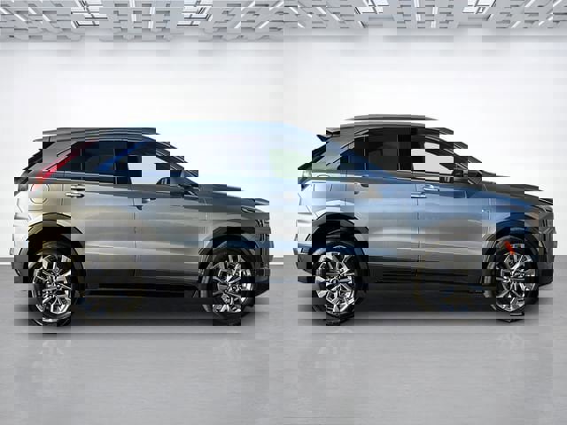 Used 2024 Cadillac XT4 Premium Luxury AWD/4WD image 3