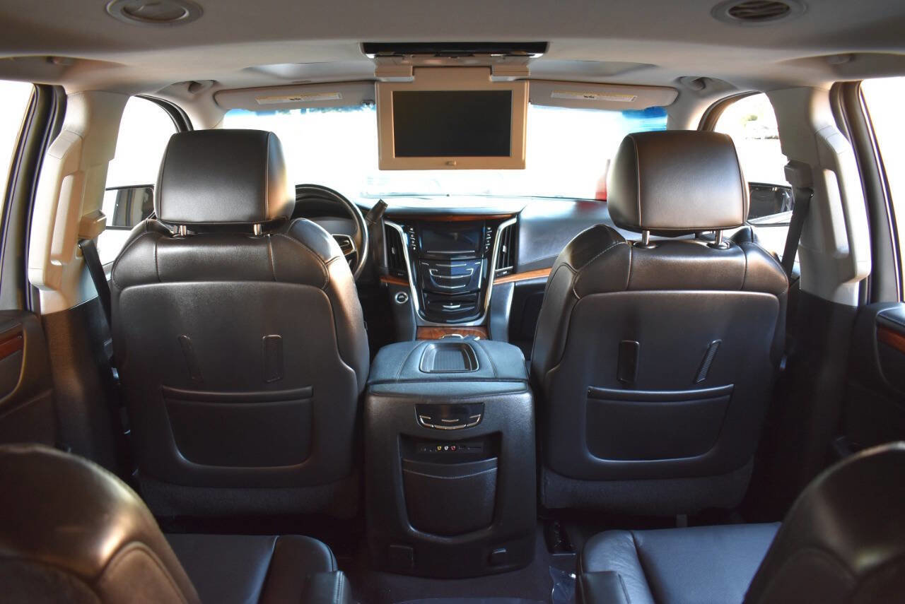 Used 2015 Cadillac Escalade Premium image 44