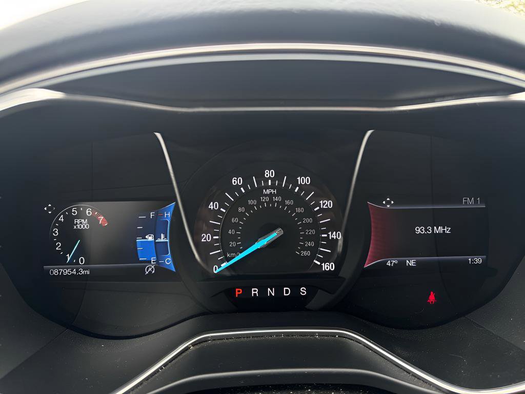 Used 2017 Ford Fusion SE w/ Fusion SE Technology Package image 24