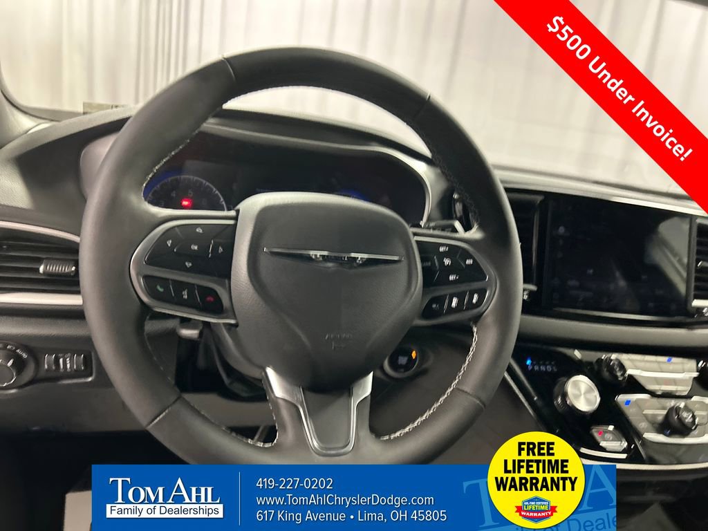 New 2026 Chrysler Voyager LX image 13