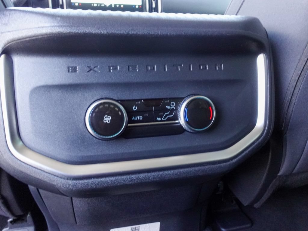 Used 2025 Ford Expedition Max Active AWD/4WD image 25