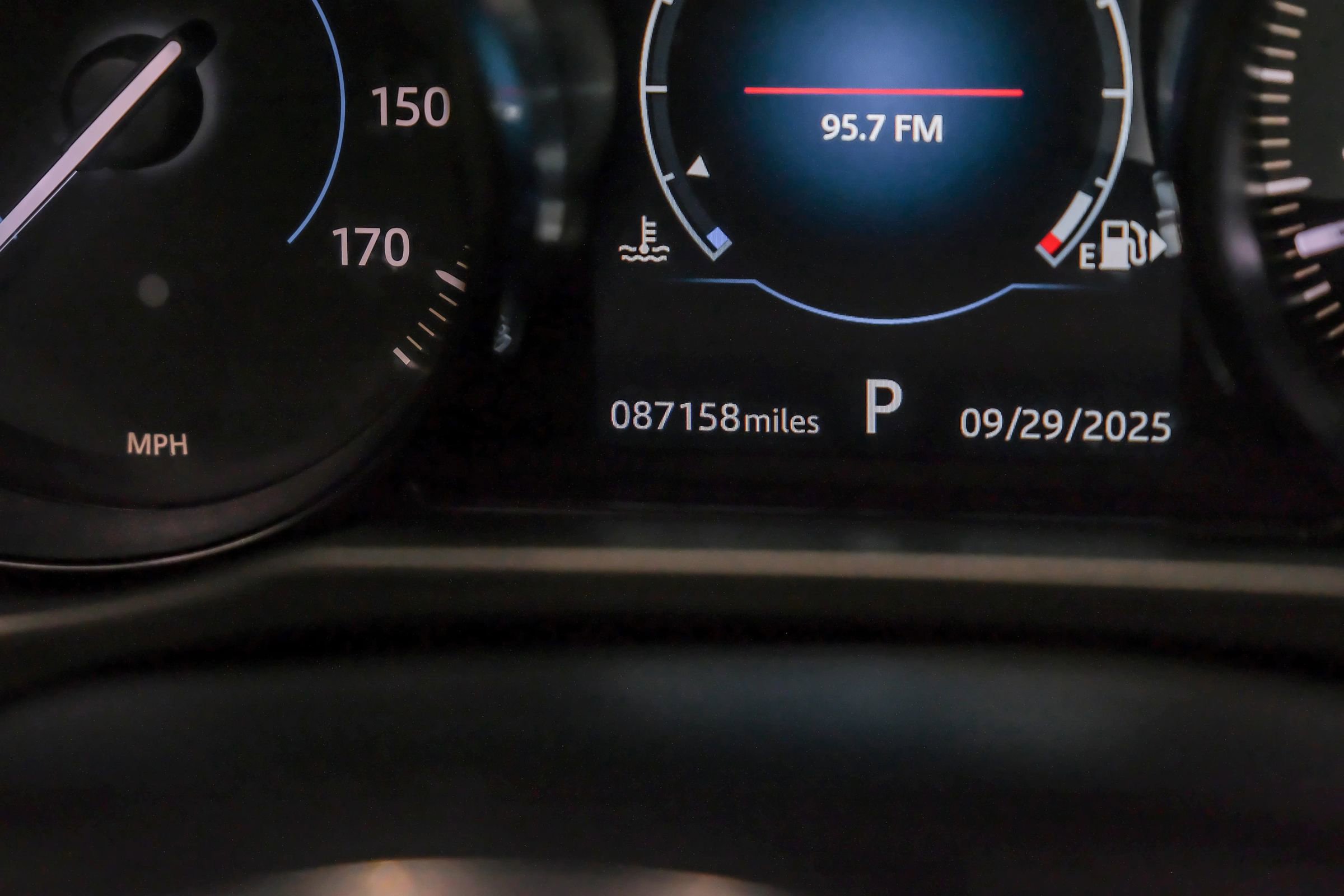 Used 2020 Jaguar XF Prestige RWD image 18