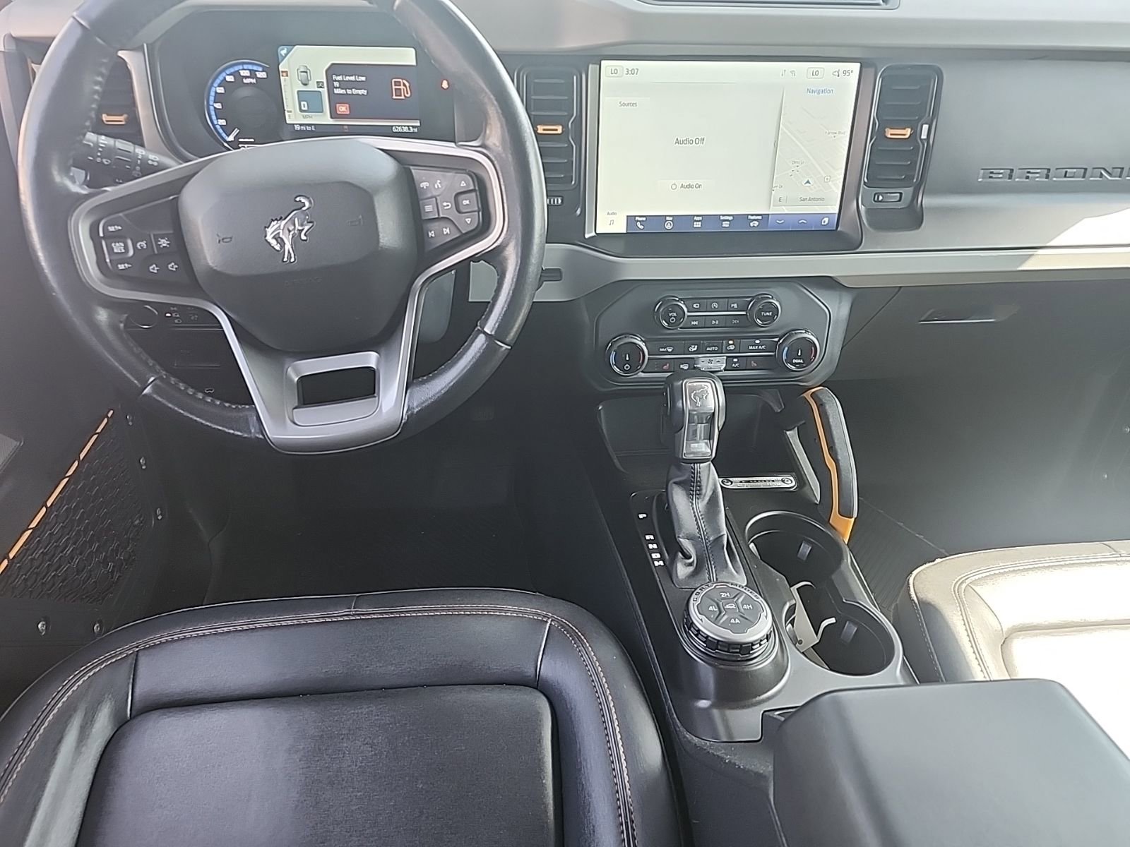 Used 2022 Ford Bronco Badlands image 9