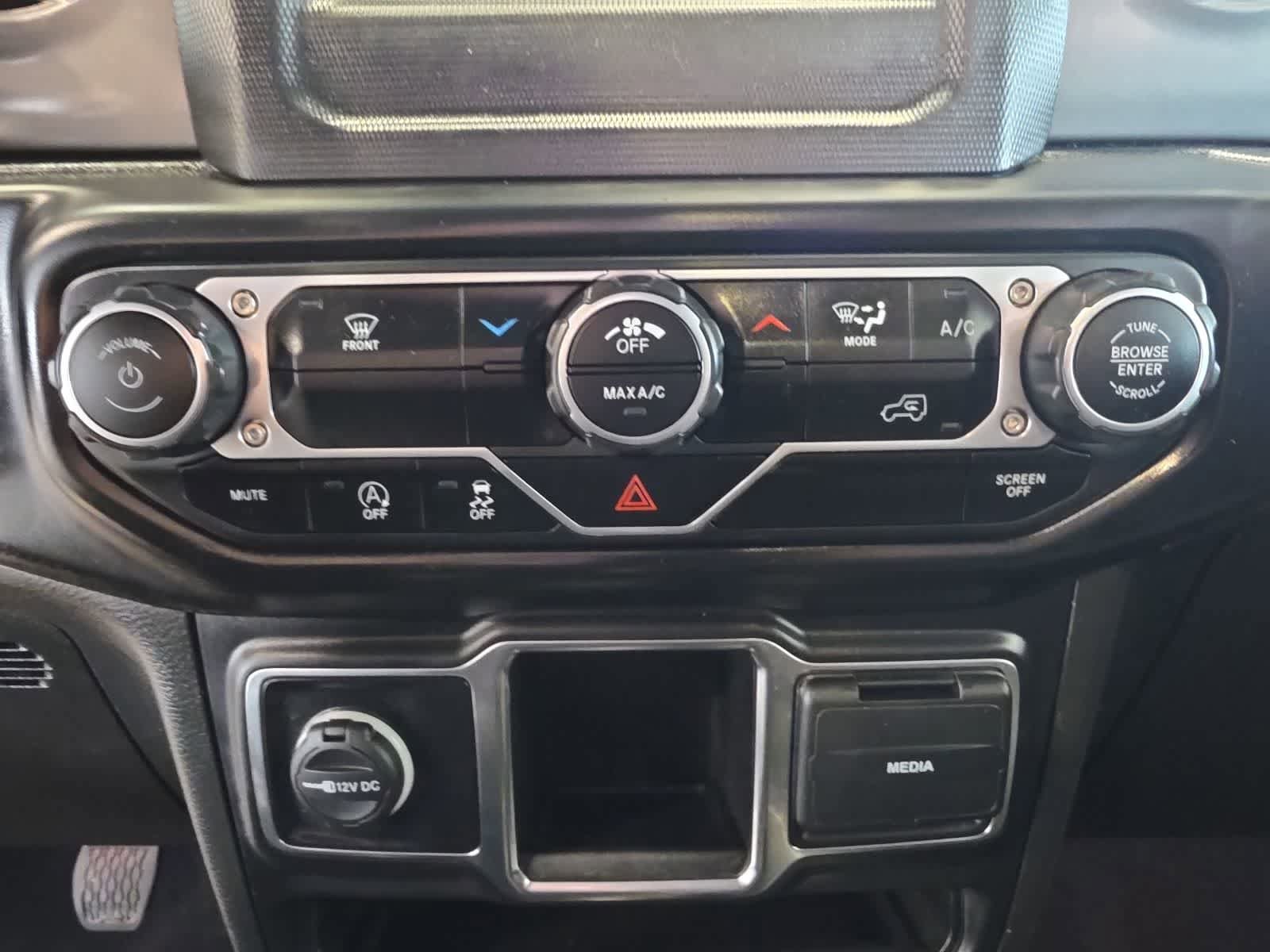 Used 2023 Jeep Wrangler Sport AWD/4WD image 19