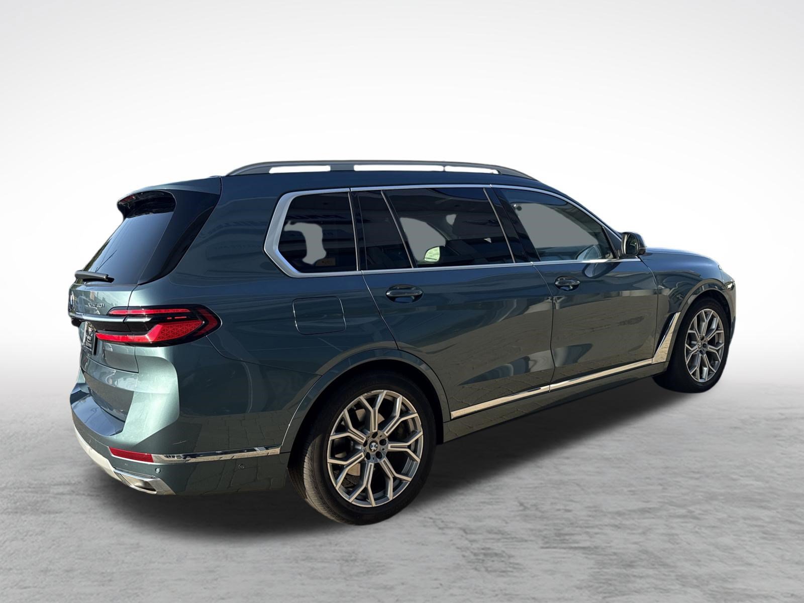 Used 2023 BMW X7 xDrive40i w/ Executive Package AWD/4WD image 11