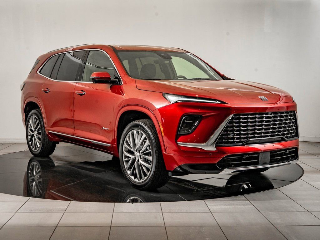 Used 2025 Buick Enclave Avenir w/ Super Cruise Package image 12