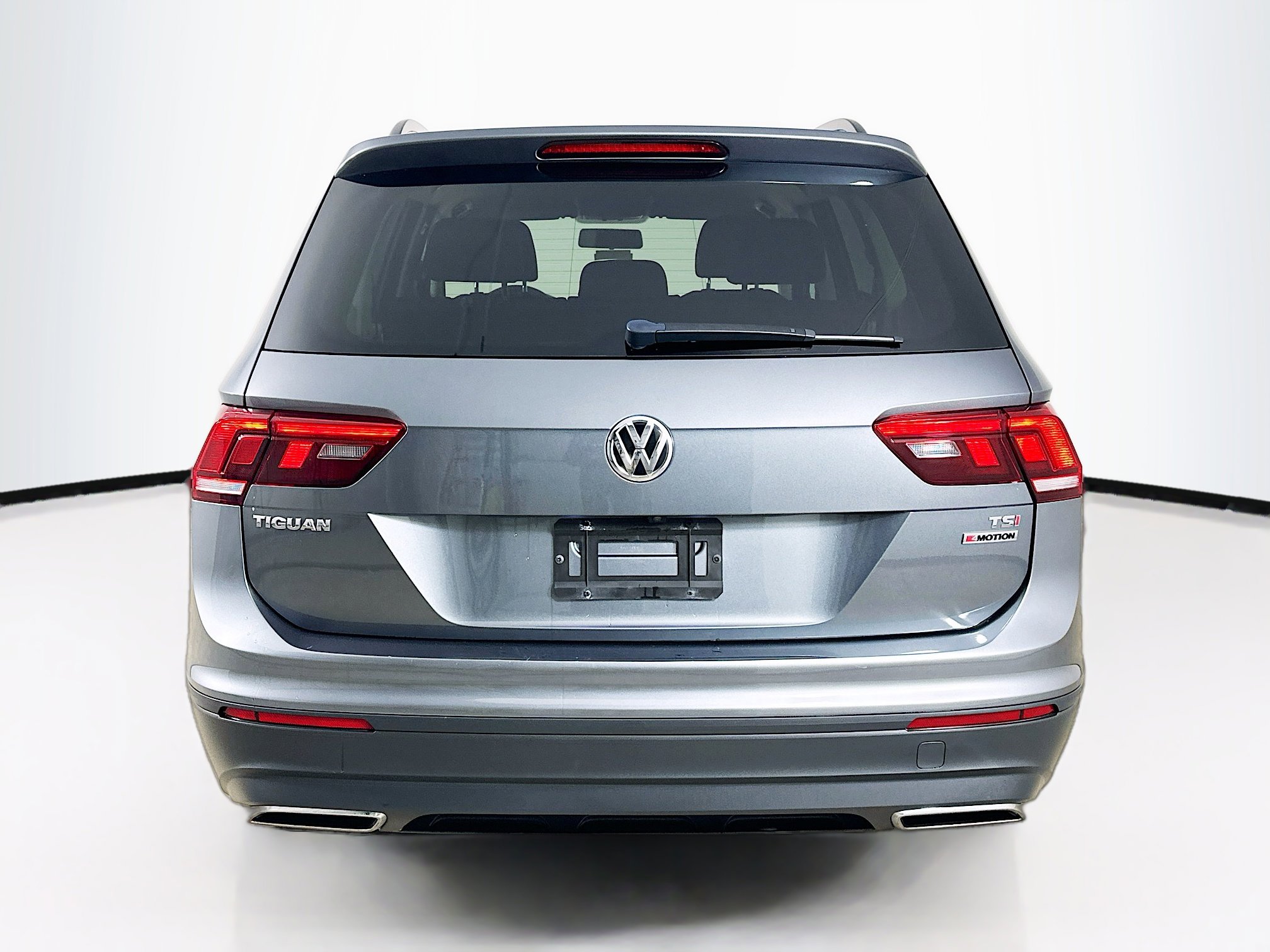 Used 2018 Volkswagen Tiguan S image 7