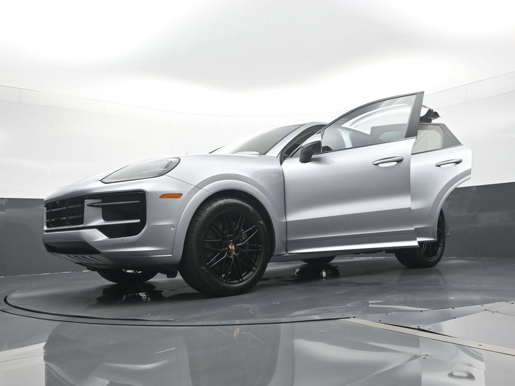 Certified 2025 Porsche Cayenne Coupe AWD/4WD image 31