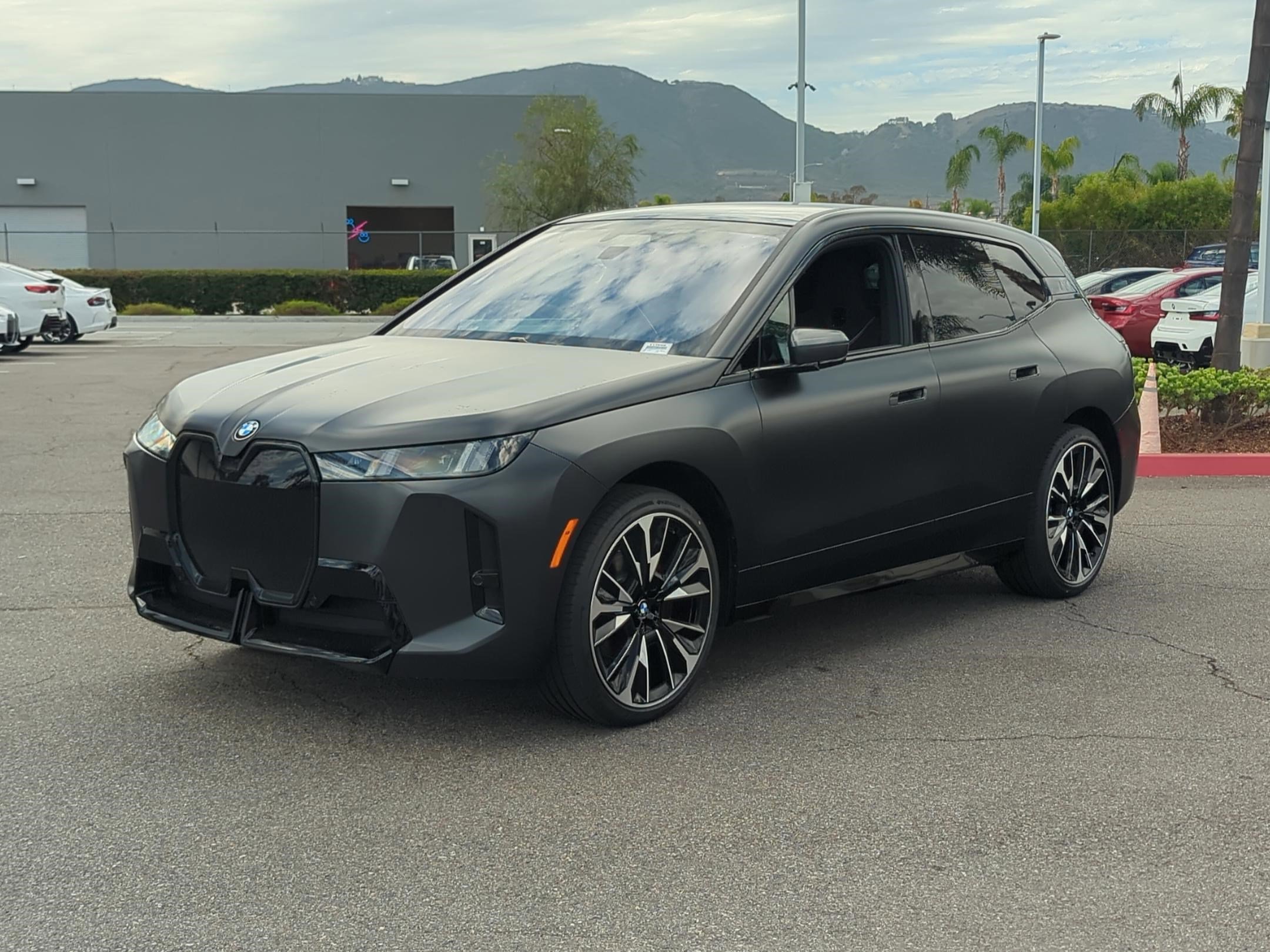 New 2026 BMW iX xDrive60 w/ M Sport Package image 5