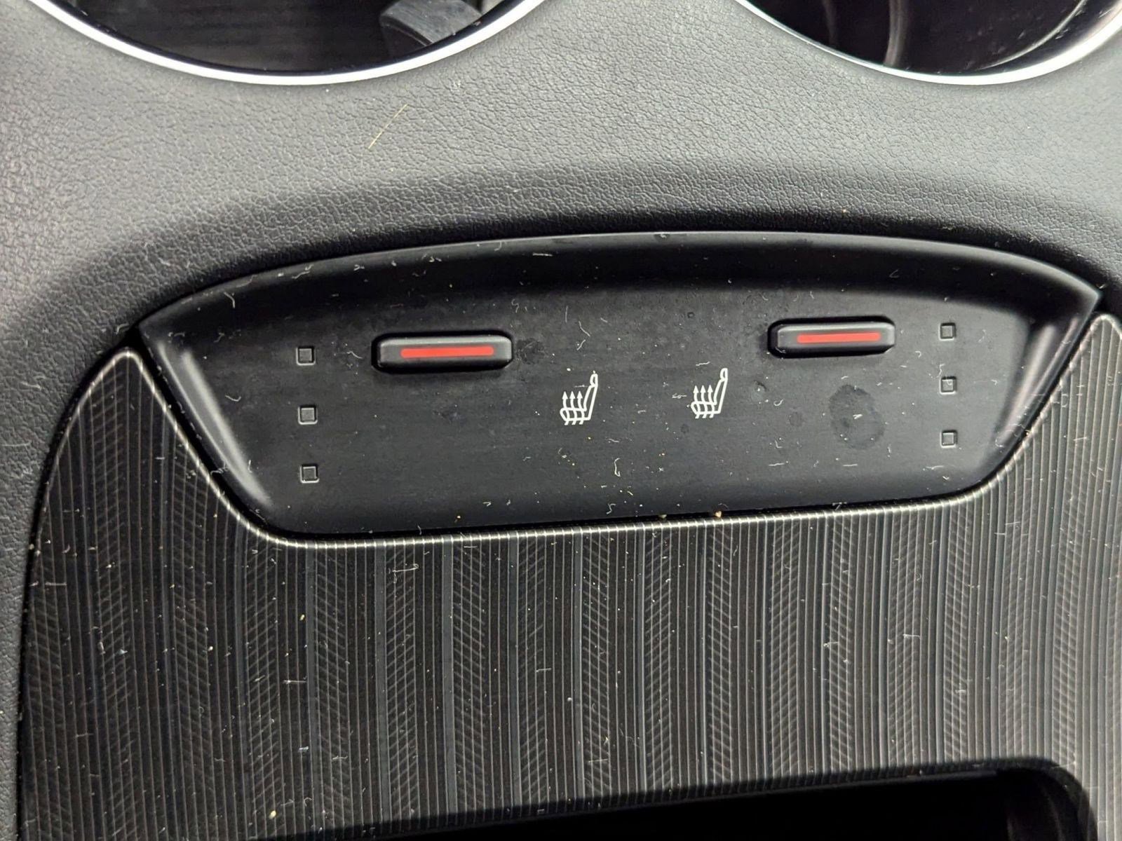 Used 2024 Toyota Venza XLE image 30