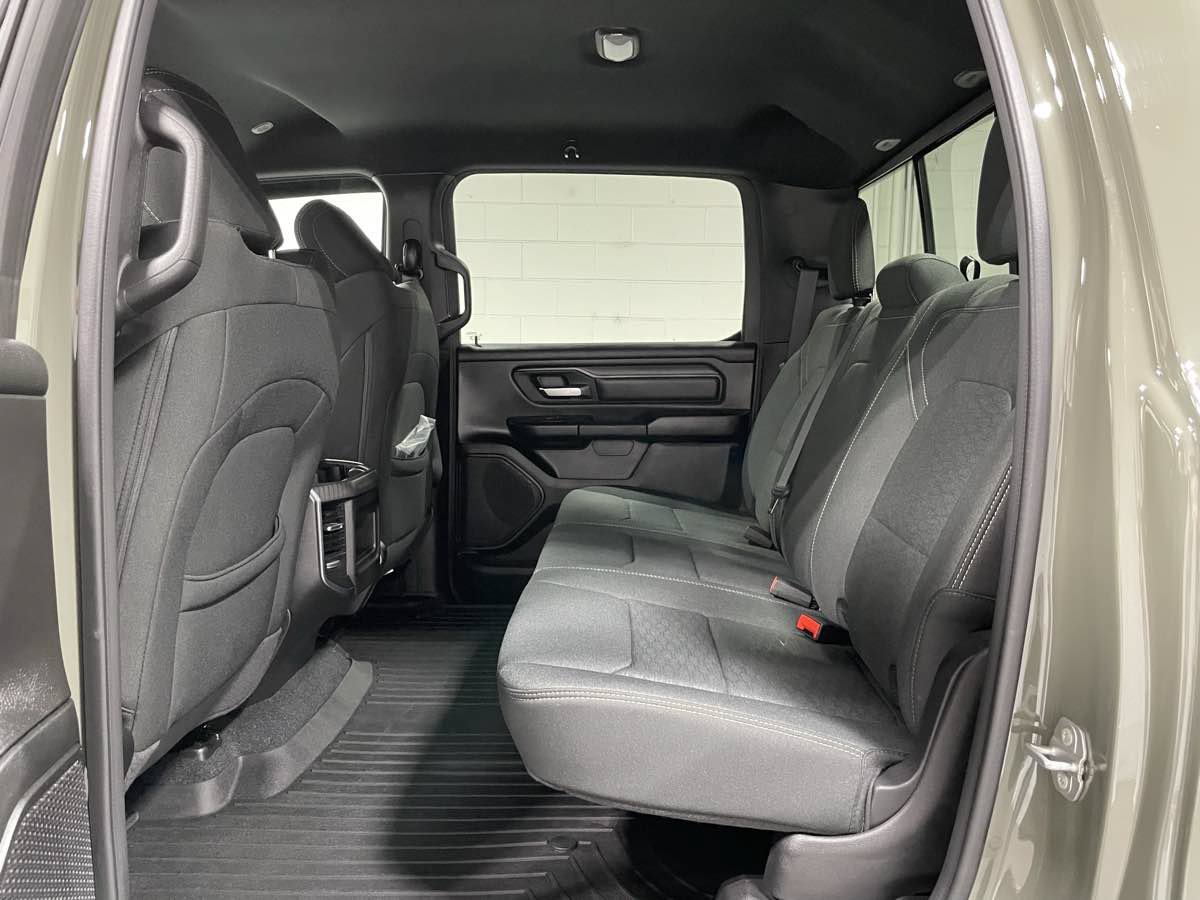 Used 2026 RAM 1500 Express AWD/4WD image 14