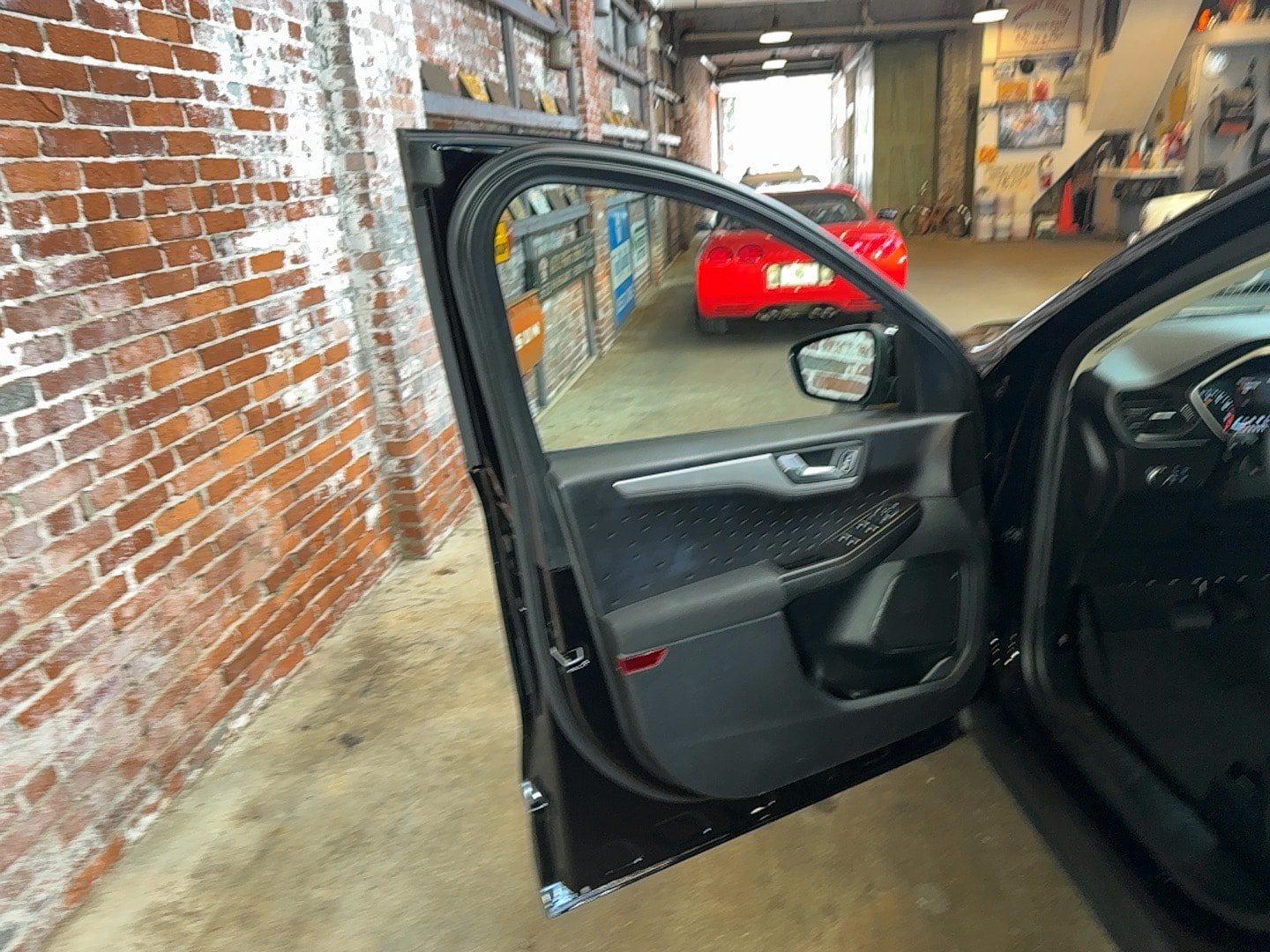 Used 2020 Ford Escape SE FWD image 10