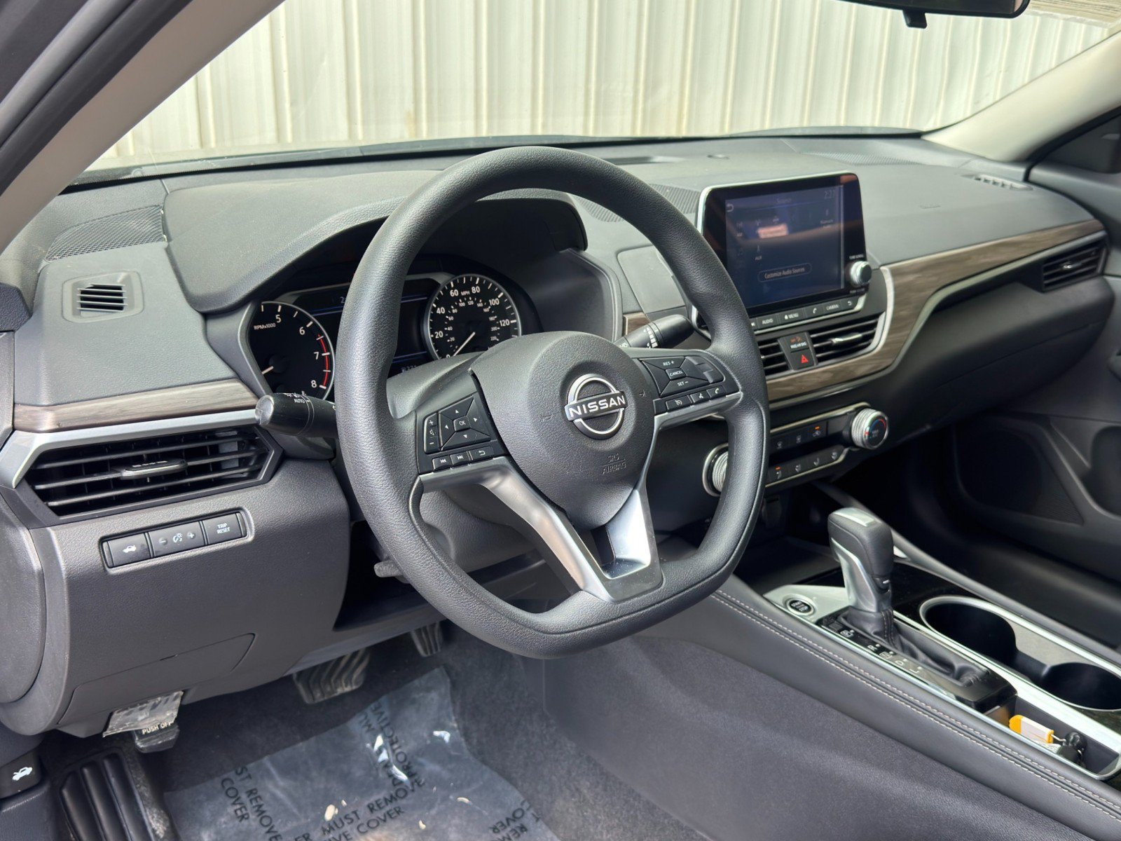Used 2023 Nissan Altima 2.5 SV FWD image 12