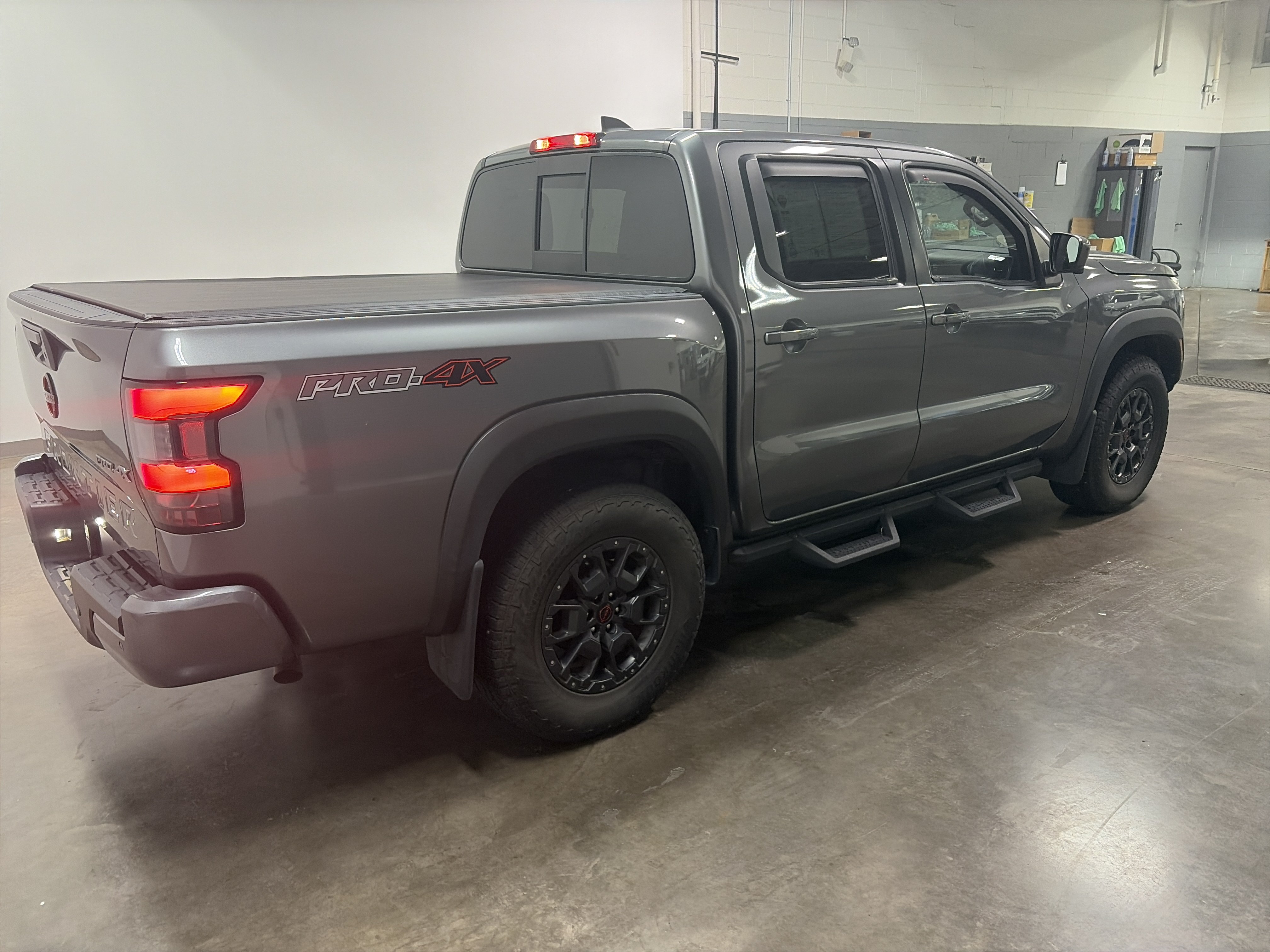 Used 2022 Nissan Frontier PRO-4X w/ Pro-4X Premium Package AWD/4WD image 3