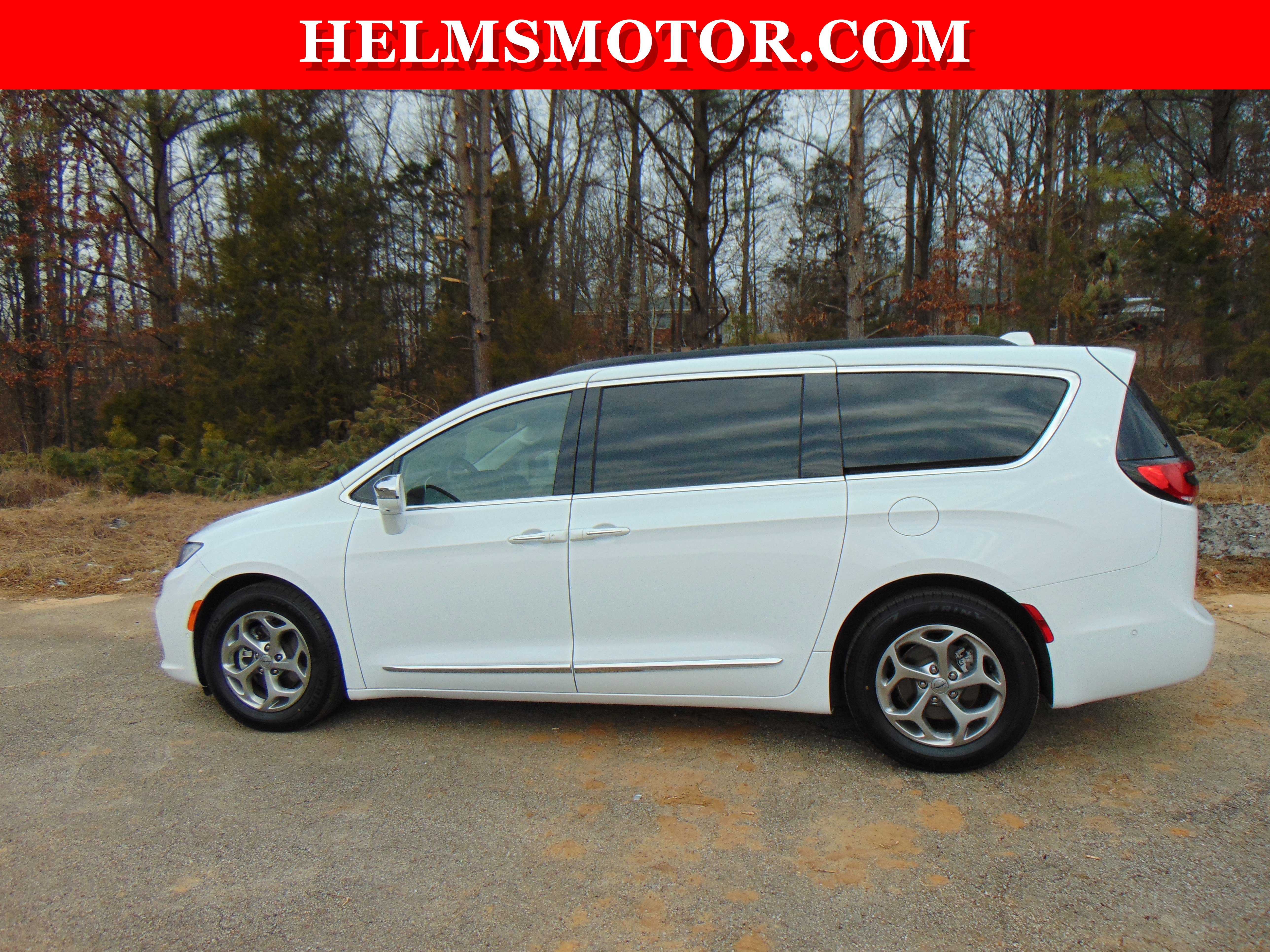 Certified 2022 Chrysler Pacifica Limited w/ Uconnect Theater Family Group image 5