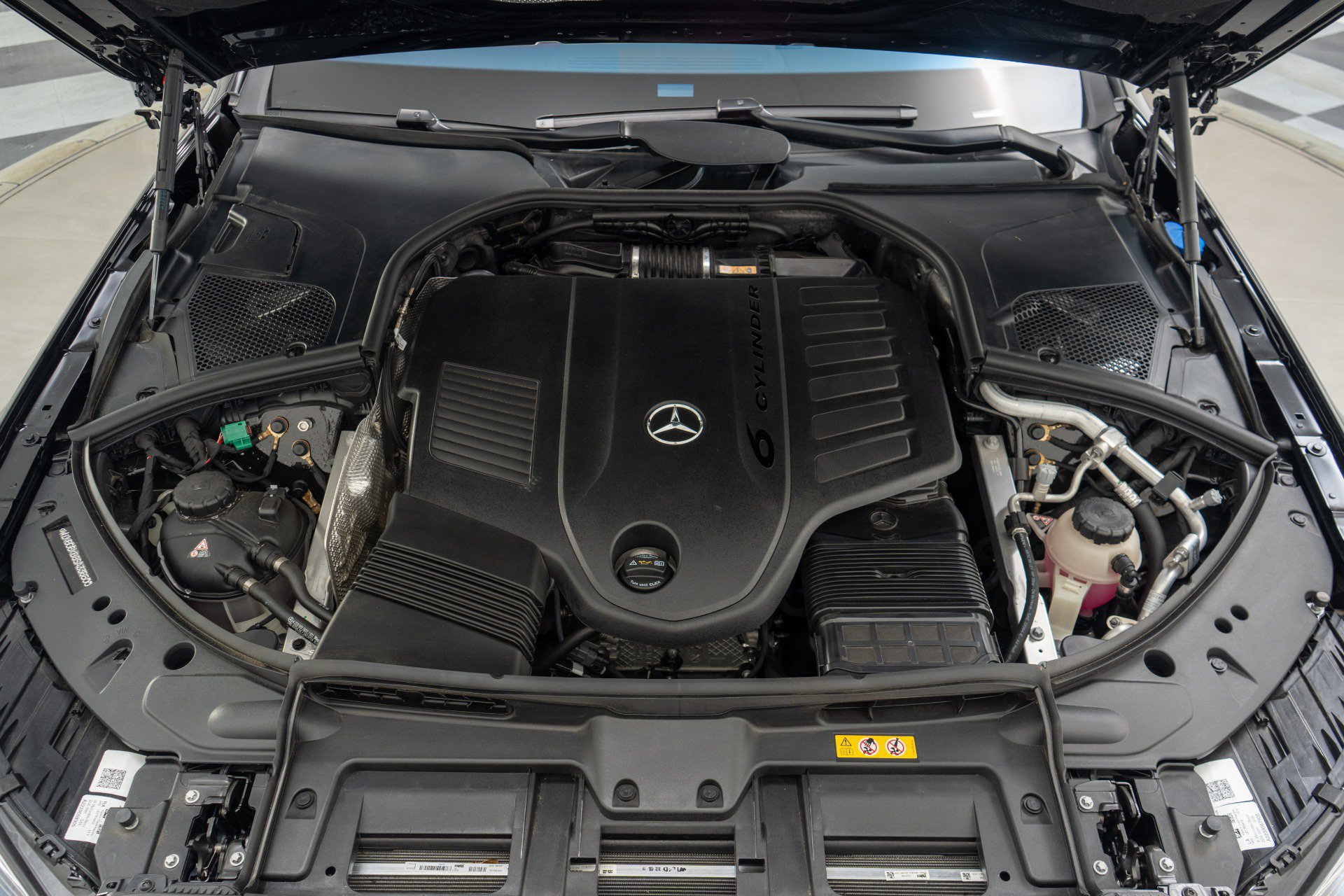 Used 2025 Mercedes-Benz S 580e 4MATIC Sedan image 12