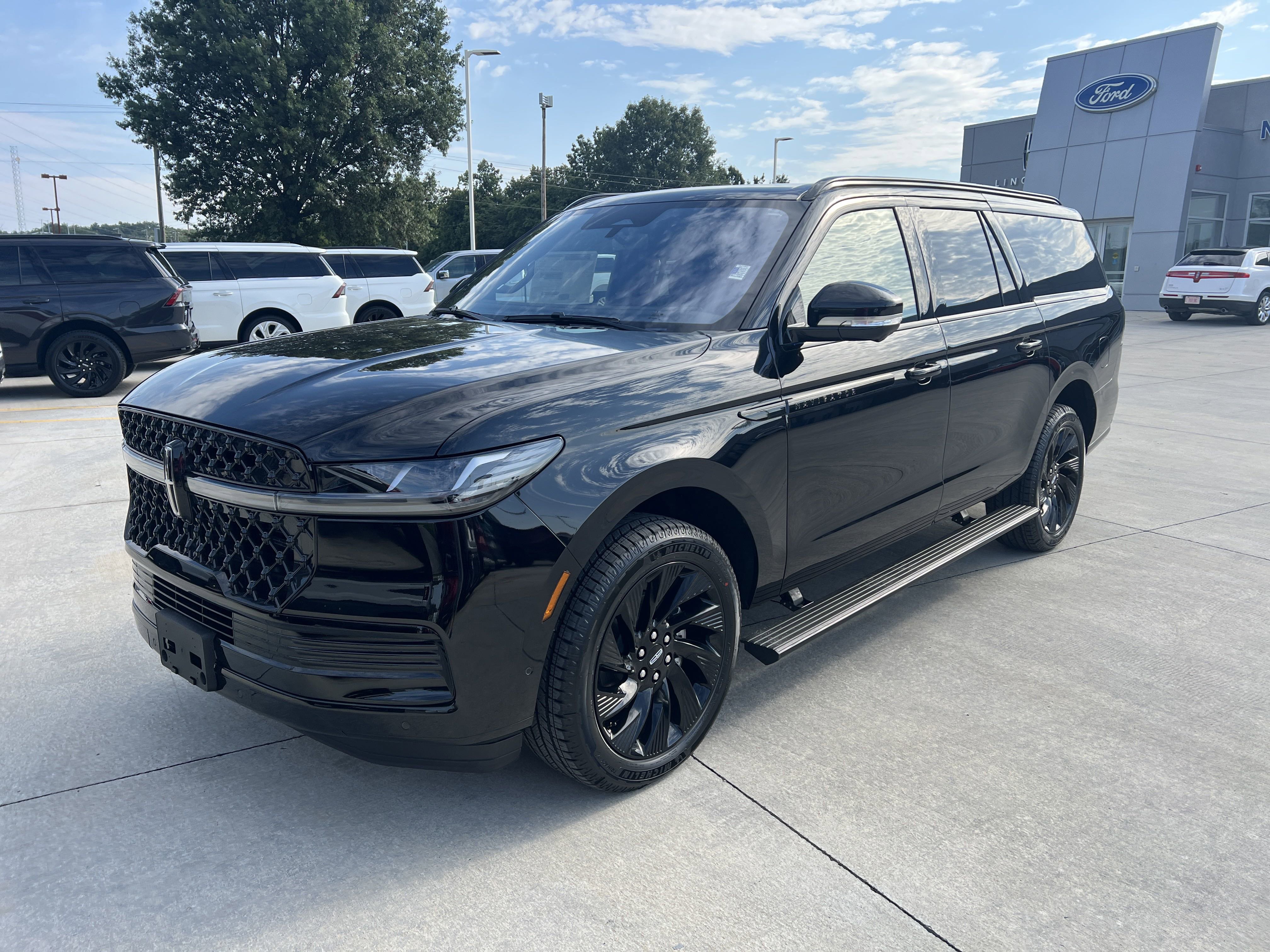New 2025 Lincoln Navigator L Reserve image 4