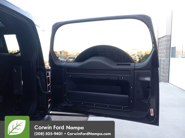 Used 2021 Land Rover Defender 90 X-Dynamic S image 27
