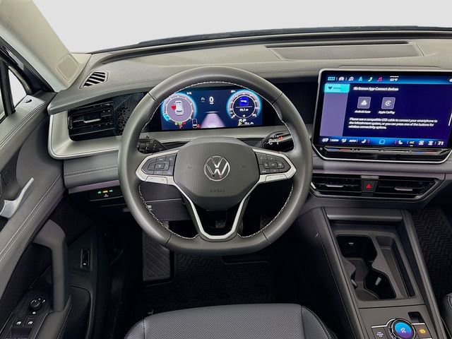 New 2025 Volkswagen Tiguan SE image 23