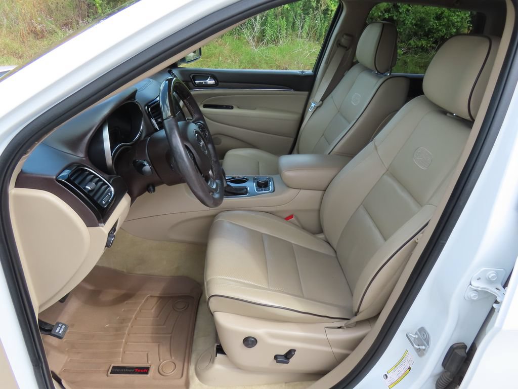 Used 2019 Jeep Grand Cherokee Overland AWD/4WD image 25