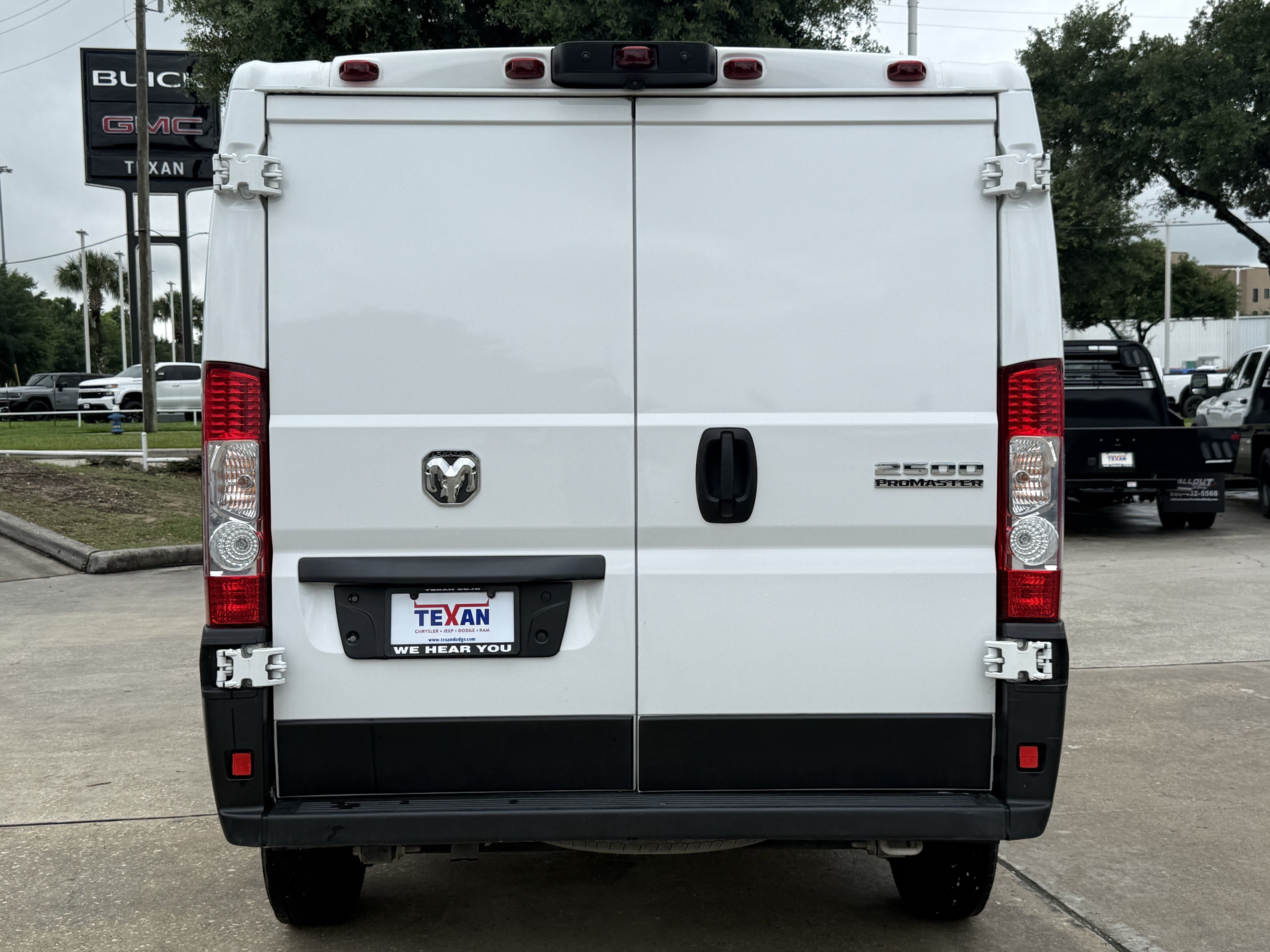 Used 2025 RAM ProMaster 2500 w/ Convenience Group FWD image 6