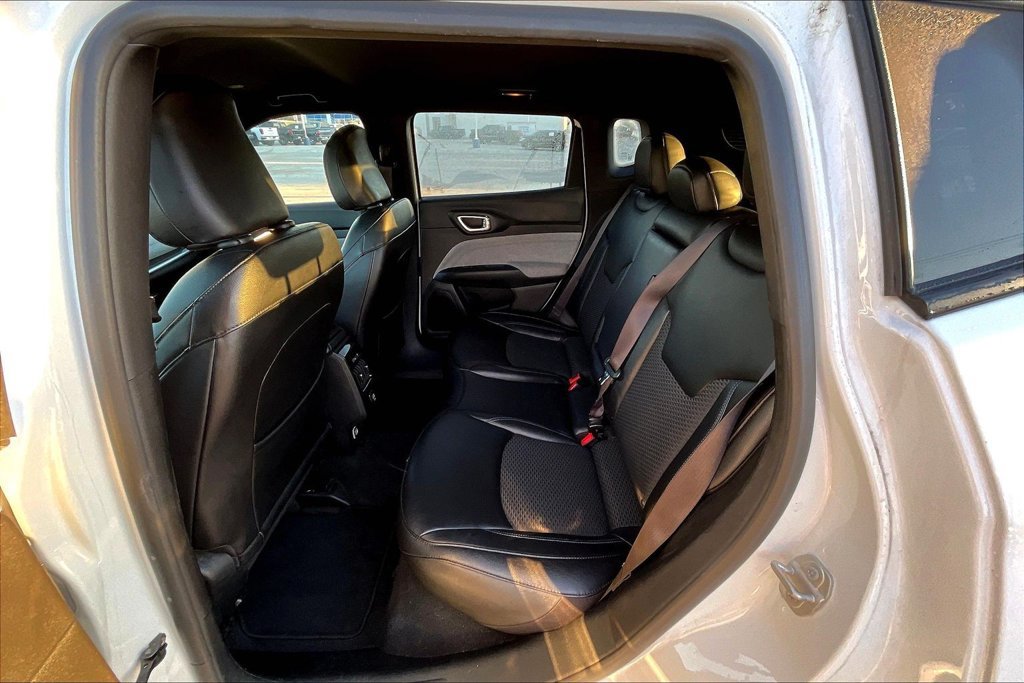 Used 2024 Jeep Compass Latitude AWD/4WD image 6