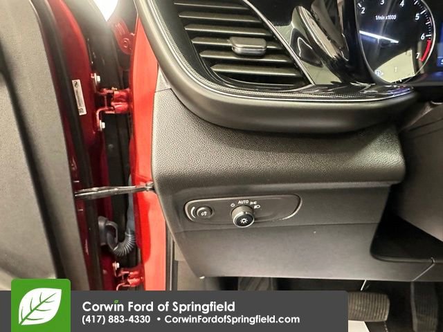 Used 2023 Buick Envision Preferred image 32