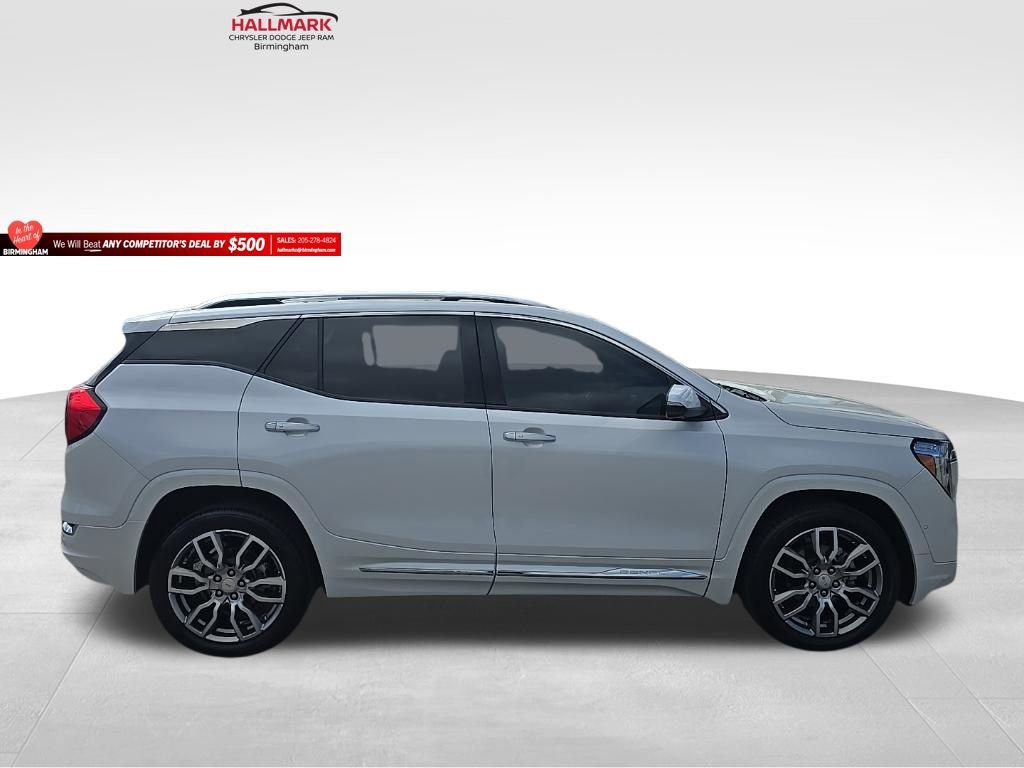 Used 2023 GMC Terrain Denali w/ Denali Premium Package image 2