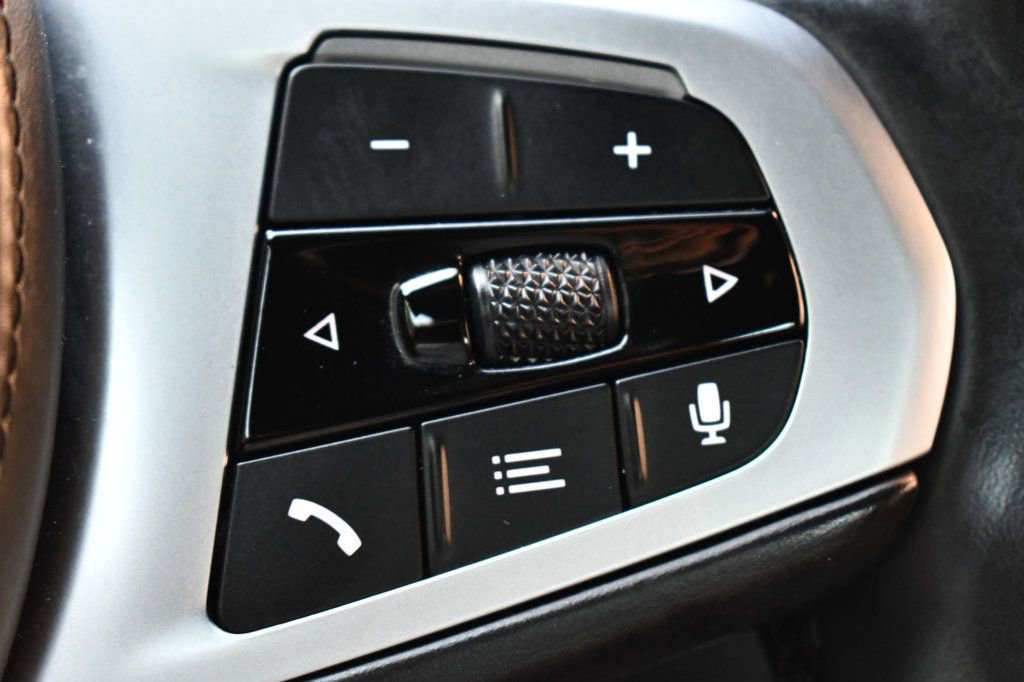 Used 2022 BMW M440i Convertible image 29