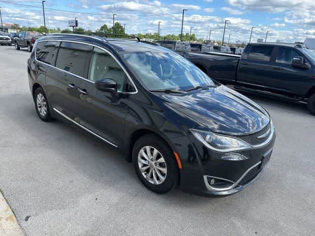 Used 2019 Chrysler Pacifica Touring-L FWD image 23